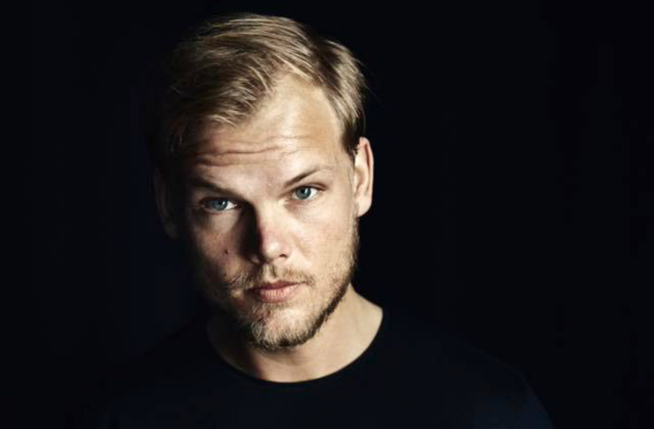 Avicii、2013年のUltra Miamiでの「Addicted To You」DJ