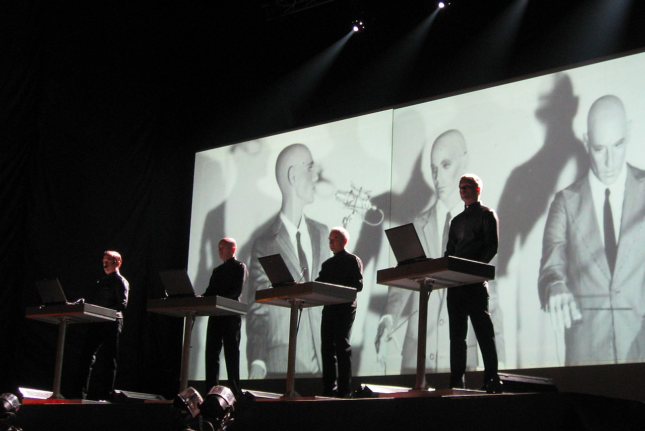 Kraftwerk、Daft Punkなどエレクトロニックミュージックがテーマ