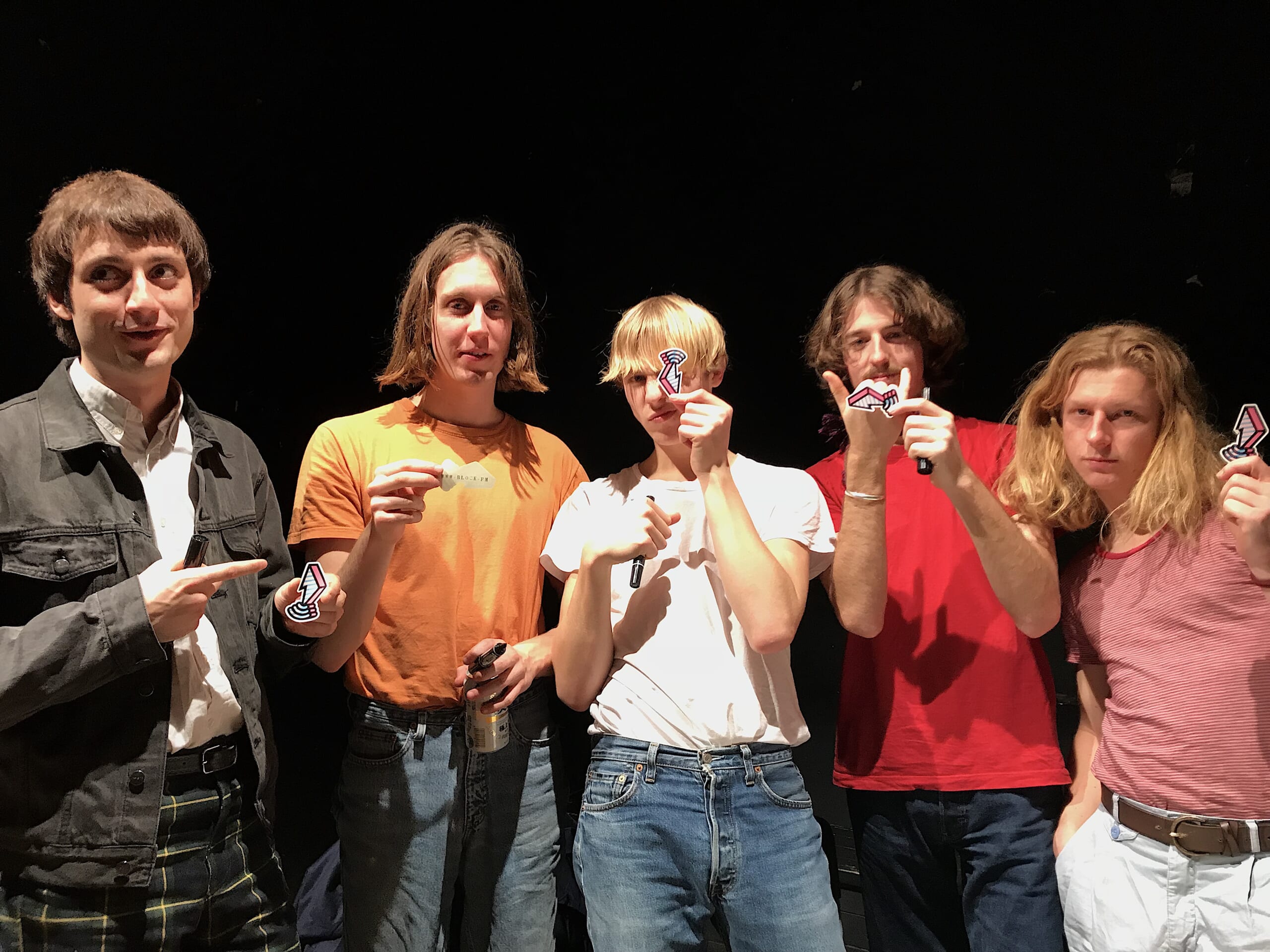 インタビュー】Parcels：なぜレトロポップ・バンドは世界で注目 ...