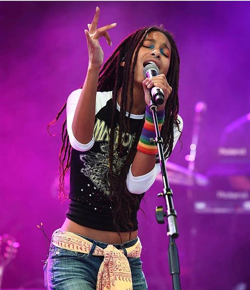 ウィル・スミスを父に持つWillow Smith（ウィロー・スミス）はシンガー