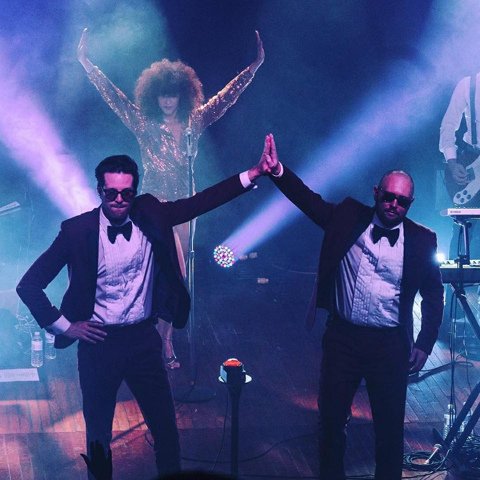 実力がすでに認められている2人が組んだTuxedo（タキシード）の楽曲