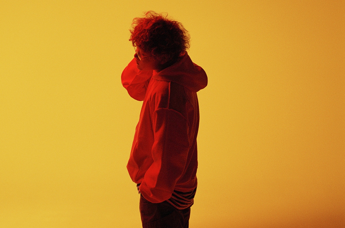 Vaundyが新曲「Bye by me」を配信リリース＆MV公開。ドラマ