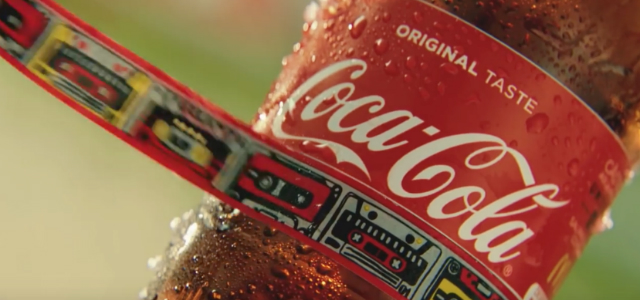 コカ・コーラ、ラベルがフェスのリストバンドになるボトル発売 | block.fm