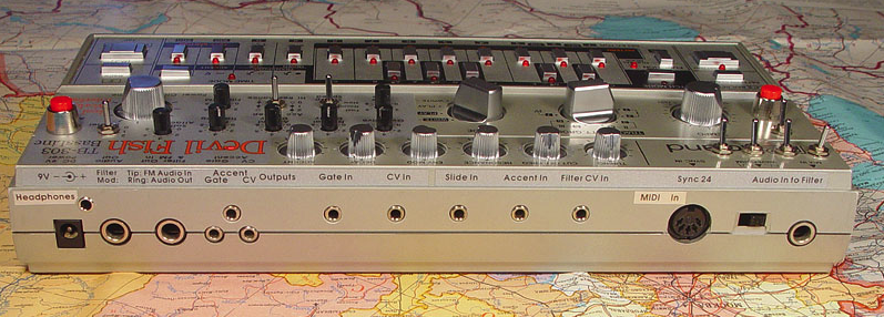 Behringer TD-3-SR　TB-303クローン TD3 ベリンガー BEHRINGER TD-3 - リーズナブルなRoland「TB-303」のクローン