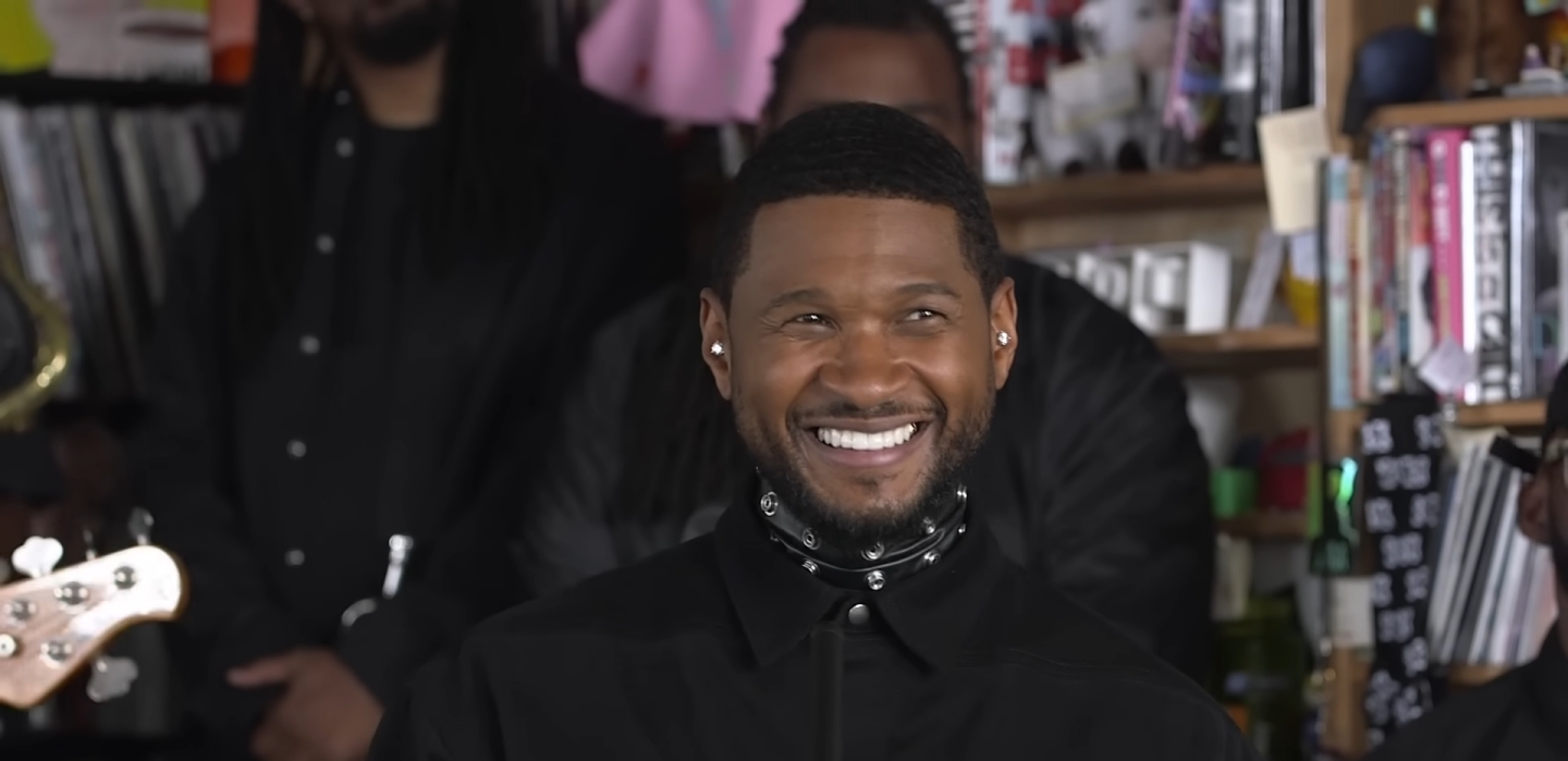 UsherがTiny Desk Concertに出演! 衰えを感じさせない歌声を披露 block.fm