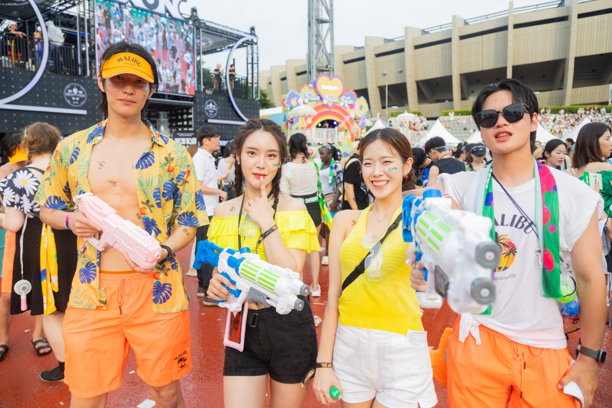 waterbomb seoul fashion snap