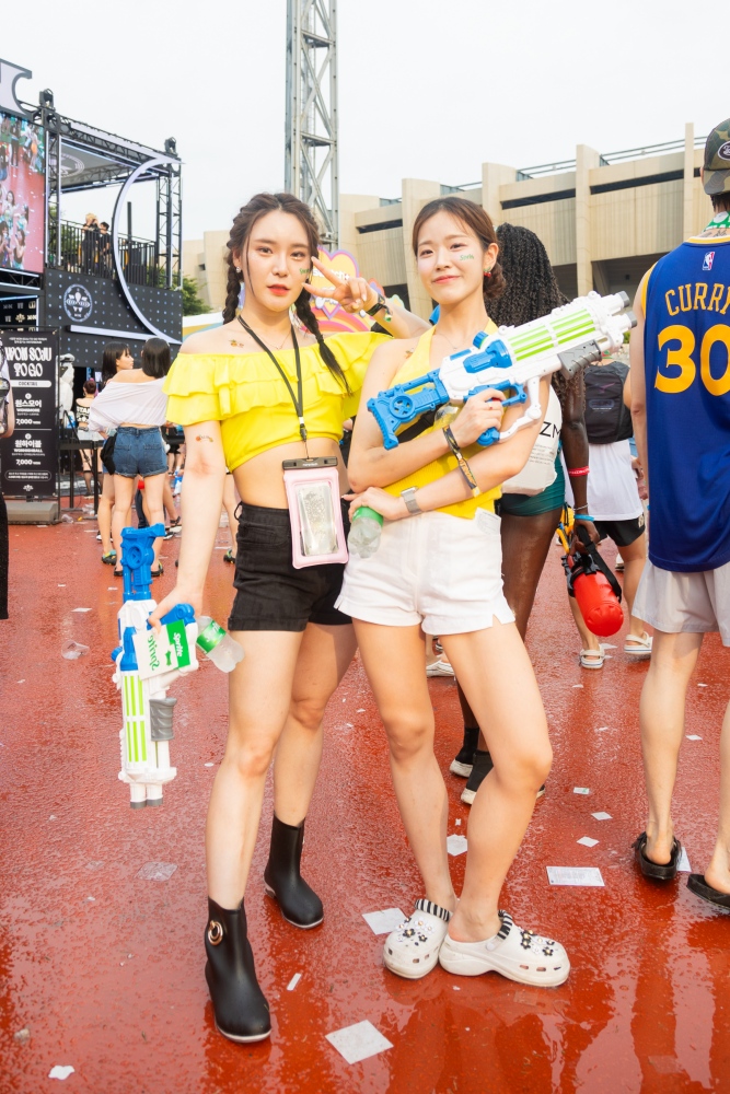 waterbomb seoul fashion snap