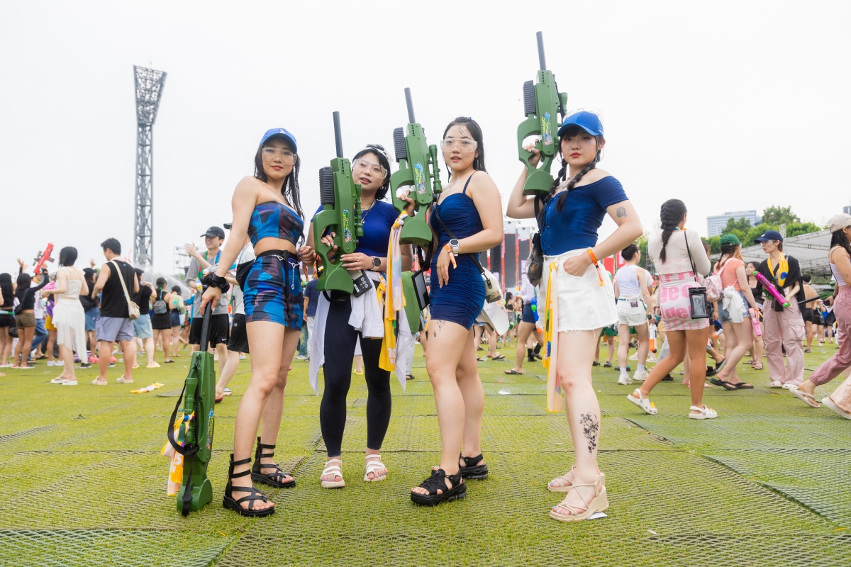 waterbomb seoul fashion snap