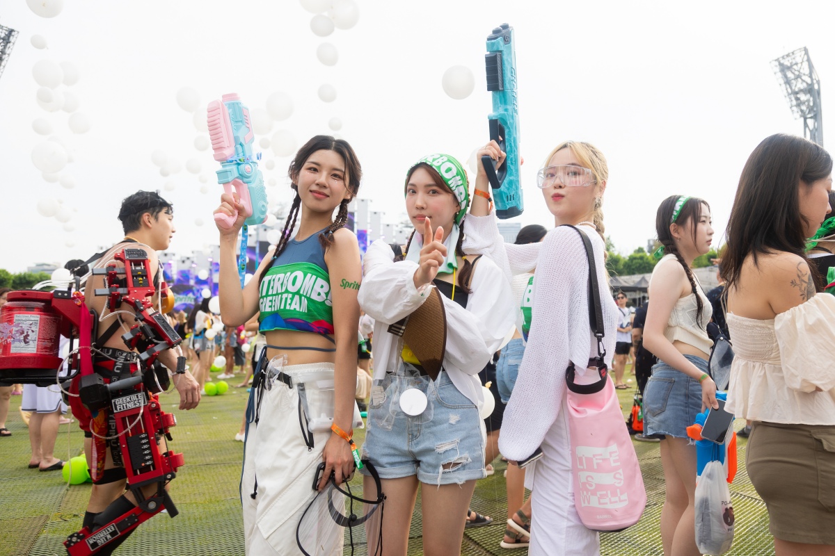 waterbomb seoul fashion snap
