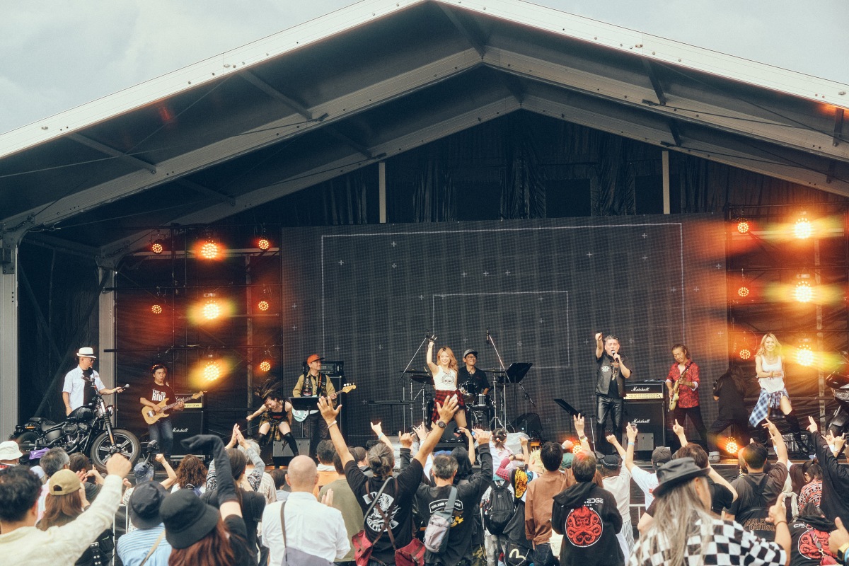 ハーレーライダーから音楽ファンまでが会場を埋め尽くす！バイクと音楽