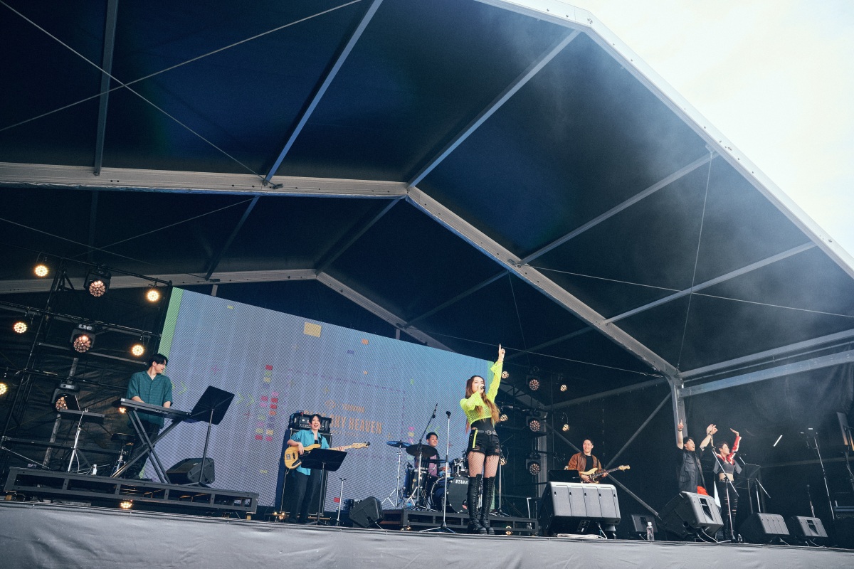 ハーレーライダーから音楽ファンまでが会場を埋め尽くす！バイクと音楽