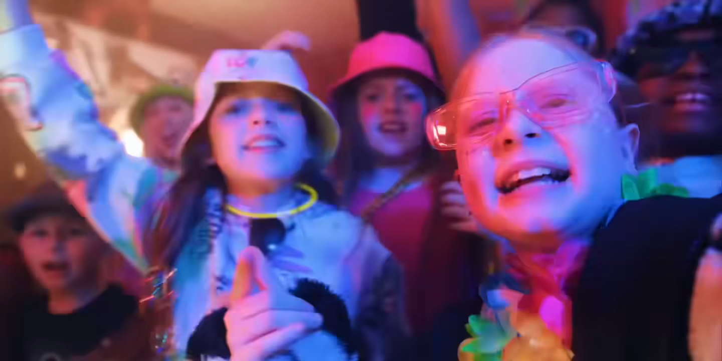 大バズリした、子どもたちによるドラムンベース楽曲がグラミー賞候補に